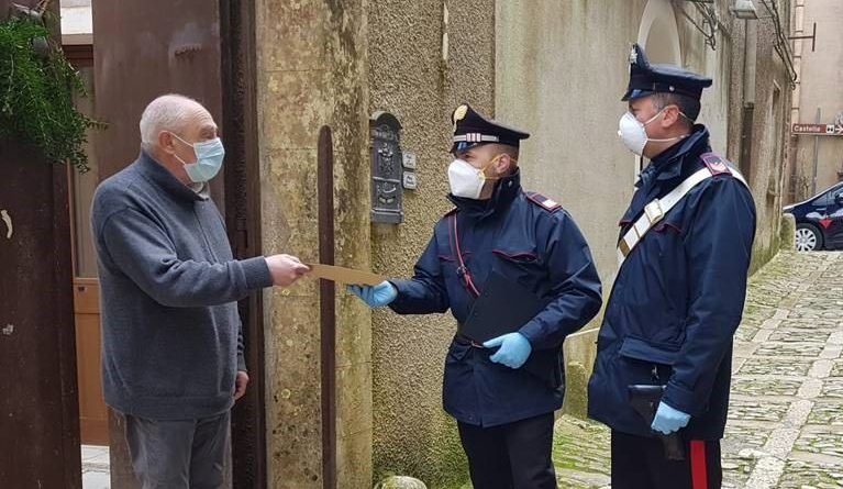carabinieri consegnano pensione a domicilio