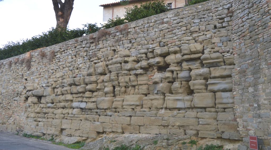 La cinta muraria di Bettona