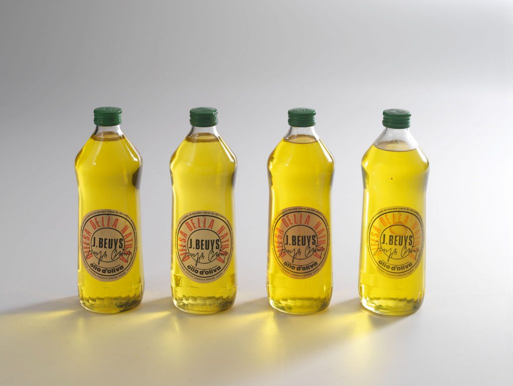 Bottiglie d’olio F.I.U. 1984, Edizioni Lucrezia De Domizio, Pescara