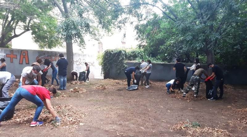 Palazzo Ingrassia studenti ripuliscono il giardino per prepararlo agli scavi archeologici