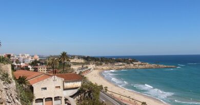 Barcellona si risveglia tra storia e luce: l’alba che incanta i viaggiatori