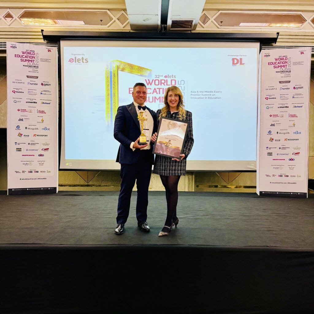 Foto della premiazione Monica Perna AUGE® Academy