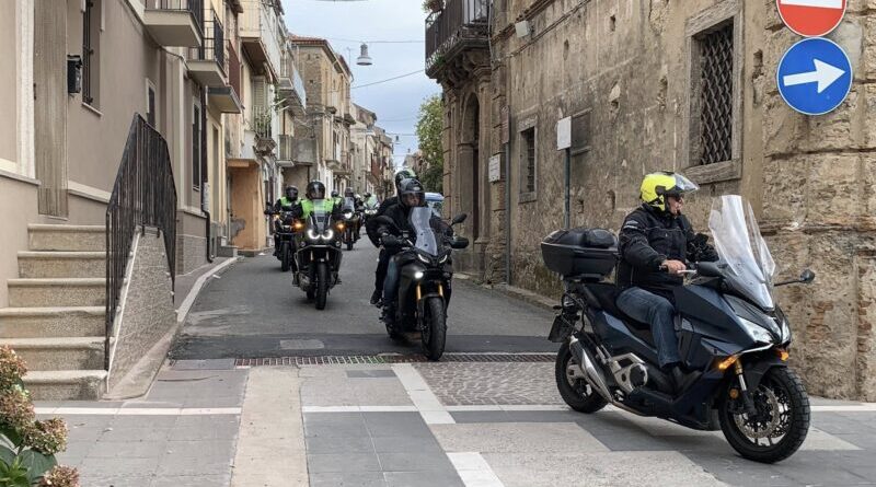 Da Reggio Calabria a Francavilla Angitola: in quaranta in moto per scoprire il borgo e le sue bellezze