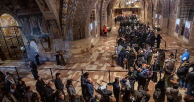 Assisi celebra San Francesco: oltre 370mila visitatori per l’ostensione delle spoglie a 800 anni dalla morte