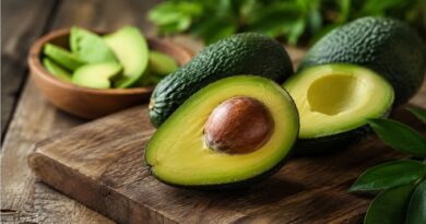 Avocado, boom di consumi in Italia: dieci curiosità sul frutto che conquista salute e cucina