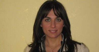 Auto incendiata alla consigliera Laura Pugliese: Vibo Valentia ancora sotto pressione