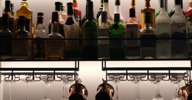 Allestire un home bar: cosa serve davvero per partire con il piede giusto
