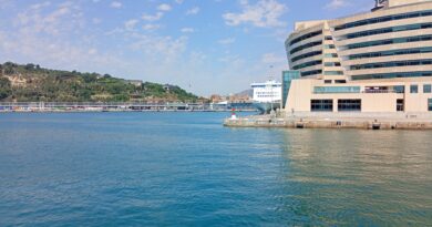 Drassanes, dove Barcellona incontra il mare: il quartiere che custodisce l’anima marinara della città