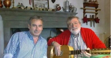 Francesco Guccini, il ricordo di un grande cantautore. E il pensiero torna all’amico Gianfranco Riccelli