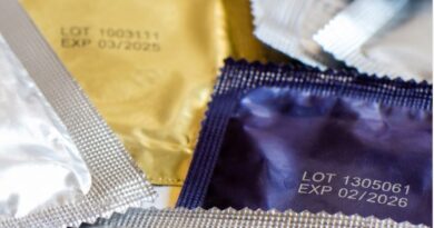 Oltre 250mila preservativi ritirati in Francia: «Microperforazioni e rischio di rottura»